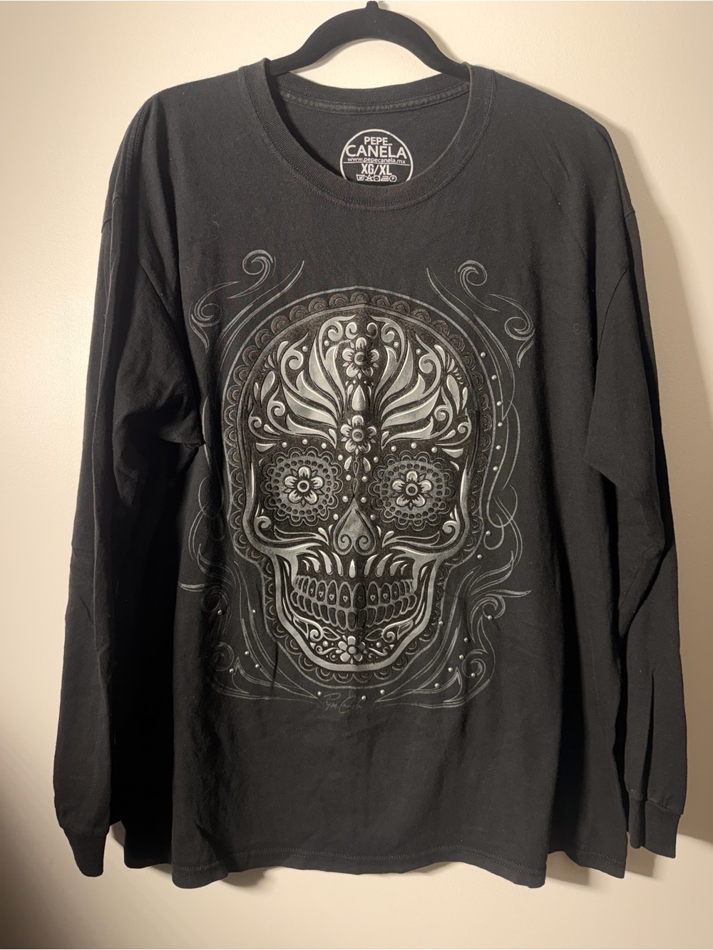 Pepe  Canela Black Long Sleeve Skull Graphic Tee Size XL